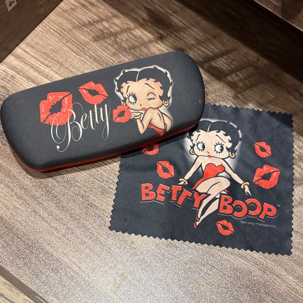 Betty Boop Red and Black Glasses Case with Cloth